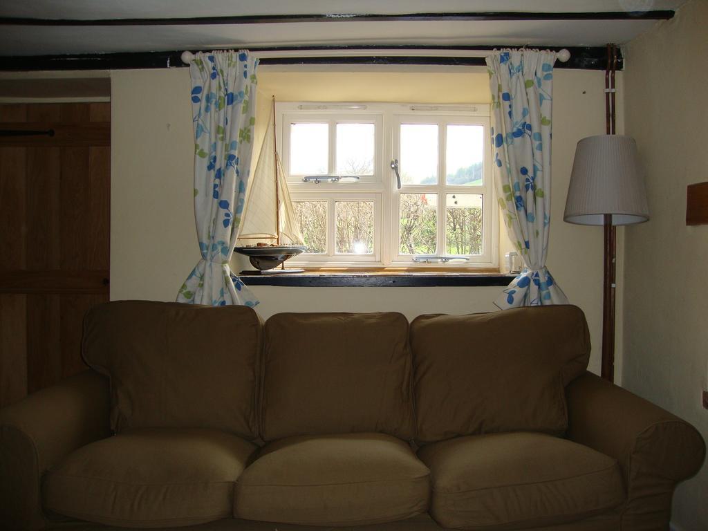 Ceiros Cottage Llangammarch Wells ภายนอก รูปภาพ